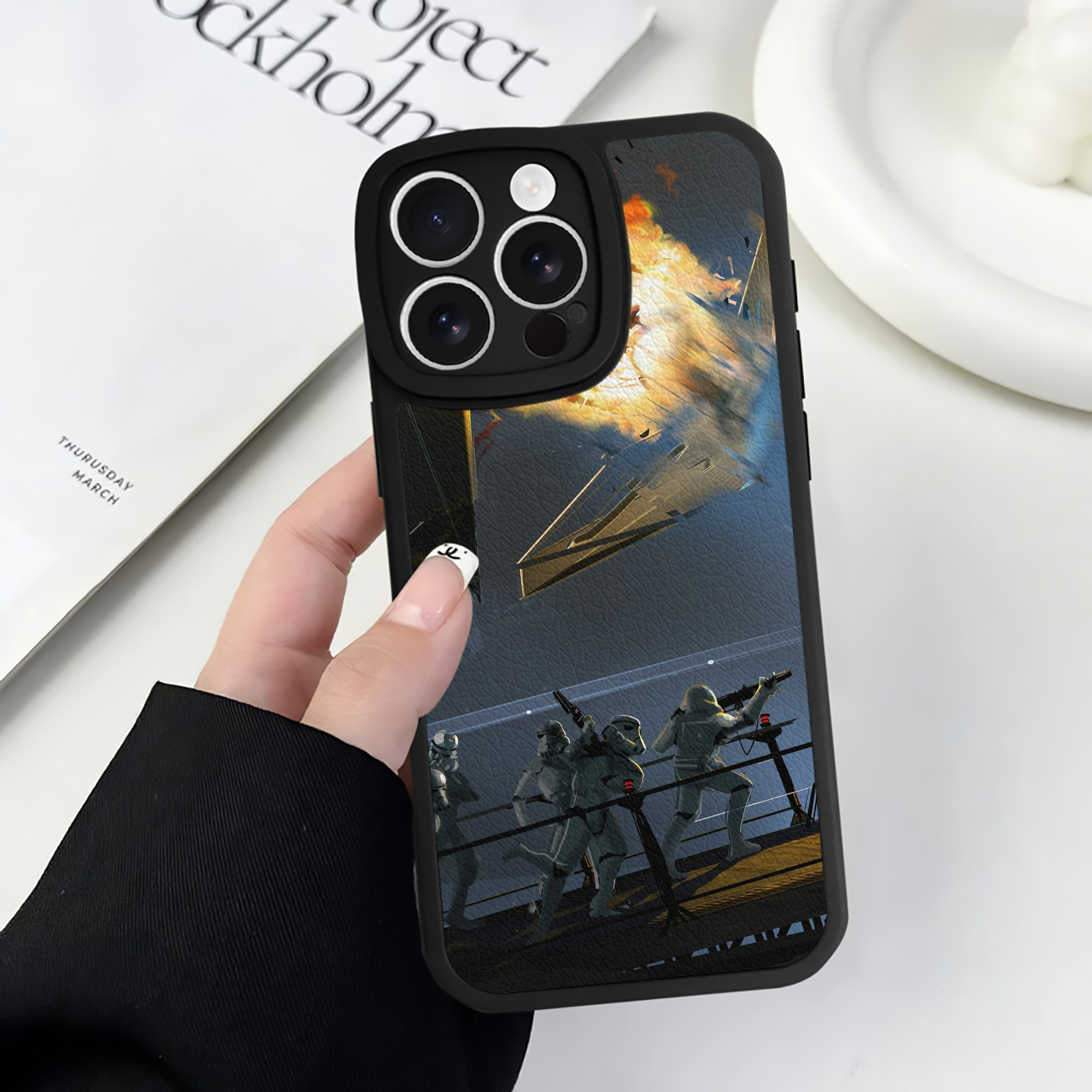 （画像用） スター・ウォーズ Star Wars 【iPhone 16シリーズ対応】シリコンスマホケース（レザー調） 材質：シリコン